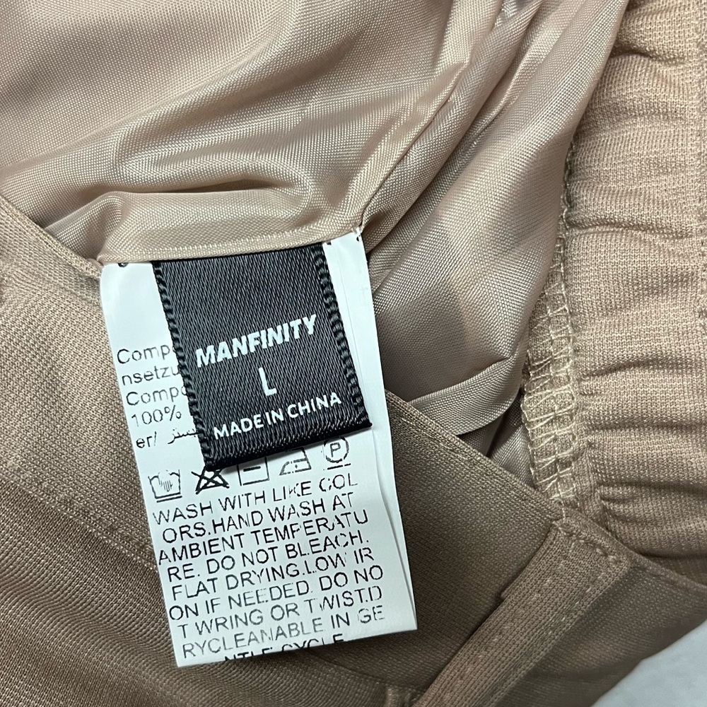 Classic Tan Flat Front Men's Shorts. Large - Picture 5 of 6